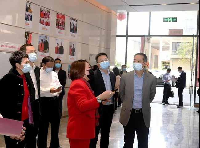 牛年开工首日，区领导姚任、王立德到酷游九州等企业生产一线调研检查