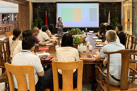 酷游九州召开2021年中总结大会