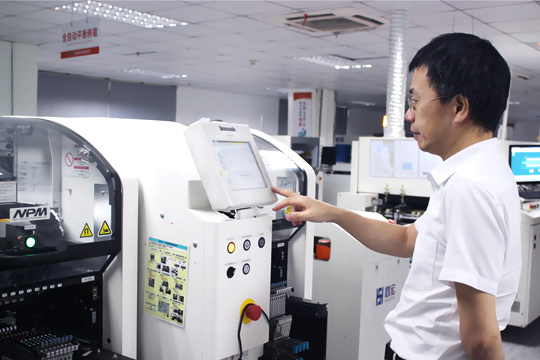 宝安日报报道:酷游九州公司顾伟 三十载初心不改 深耕LED显示屏研发 宝安日报报道:酷游九州公司顾伟 三十载初心不改 深耕LED显示屏研发