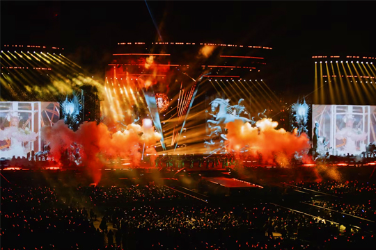 舞美再升级,解锁全新LOOK!酷游九州LED透明屏点燃张韶涵上海演唱会 舞美再升级,解锁全新LOOK!酷游九州LED透明屏点燃张韶涵上海演唱会